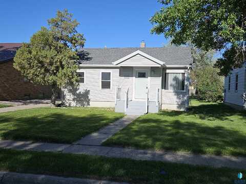 606 Norris St, Wall, SD 57790