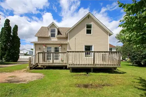 319 7th Street E, Glencoe, MN 55336