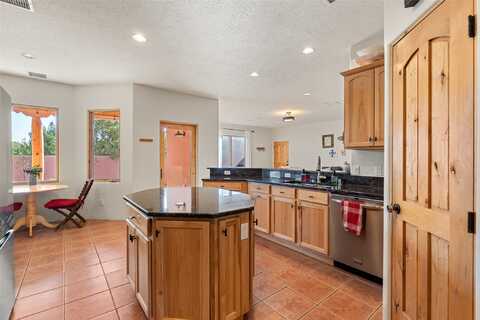 8 Zorrito Court, Santa Fe, NM 87508