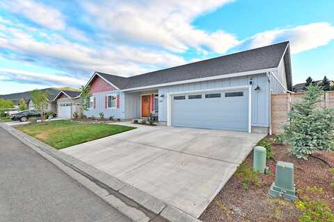 267 St Ives Drive, Talent, OR 97540