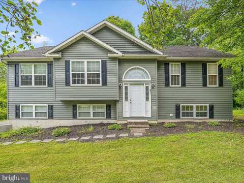 21 PRESLEY LANE, KEARNEYSVILLE, WV 25430