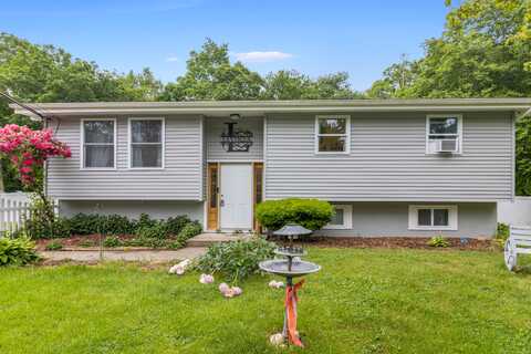 24 Blacksmith Drive, Ledyard, CT 06339