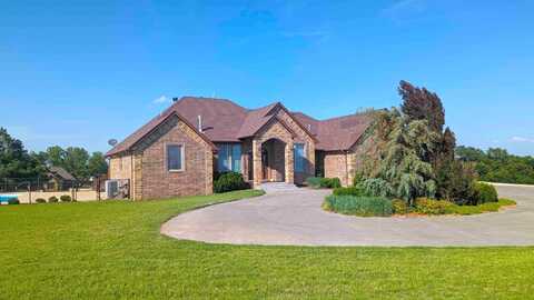 1320 Trail Ridge Road, Woodward, OK 73801