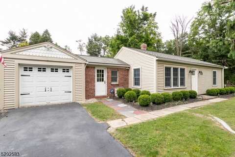 6 Willow Ct, Hope, NJ 07825