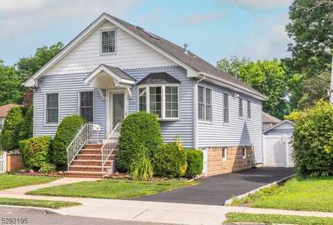 135 Hickory Ave, Bergenfield, NJ 07621