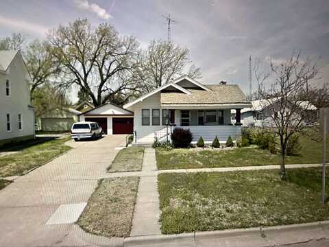 226 N Maple, Russell, KS 67665