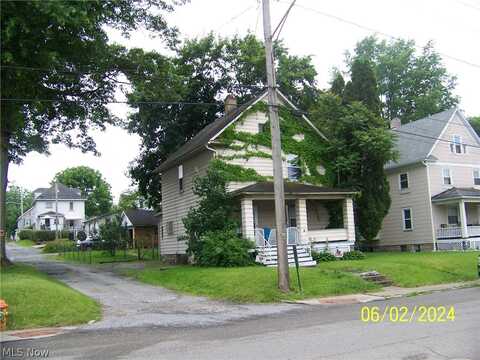 299 E Taggart Street, East Palestine, OH 44413