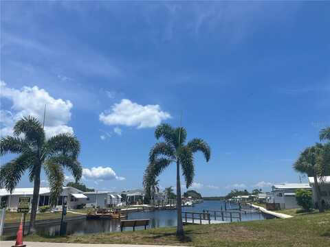 6926 AMERICANA DRIVE NE, Saint Petersburg, FL 33702