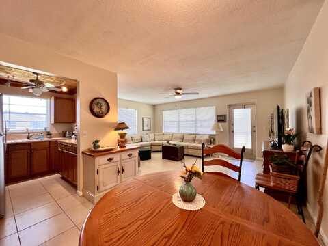 162 Cambridge G, West Palm Beach, FL 33417