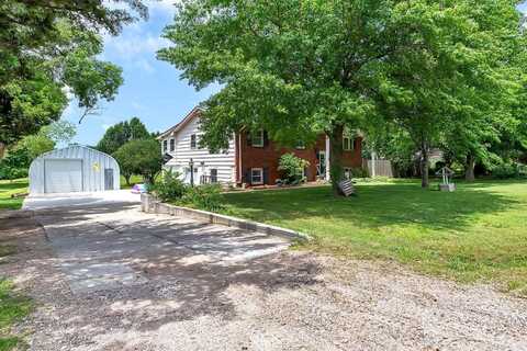 19 Hawthorne Dr, Valley Center, KS 67147