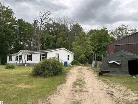 1600 Patty K Lane, Harrison, MI 48625