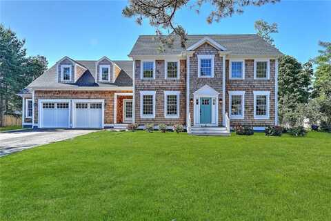 11 Governor Bradford Drive, Barrington, RI 02806