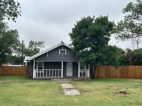 204 Vine Street, Claude, TX 79019