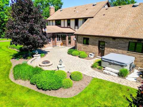 4 Pheasant Run, Hawthorn Woods, IL 60047