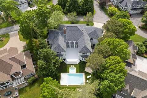 17 North Glen Drive, Mashpee, MA 02649