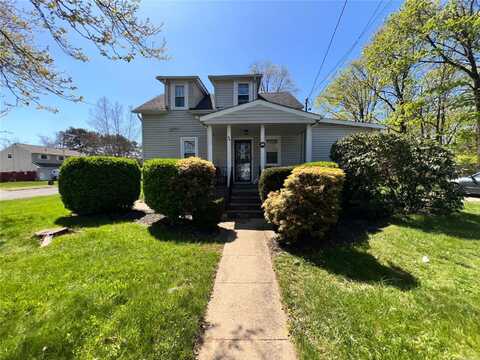 94 Cinnamon Street, Central Islip, NY 11722