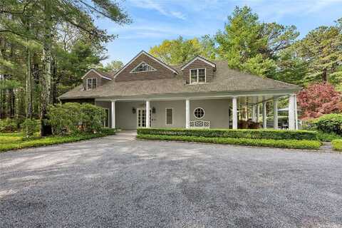 8 Bull Path Close, East Hampton, NY 11937