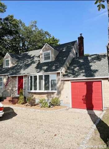 47 Oneck Lane, Westhampton Beach, NY 11978