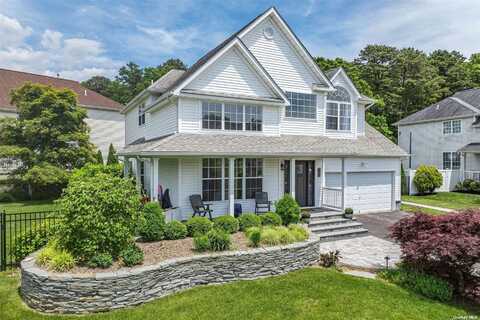 47 Manorview Way, Manorville, NY 11949