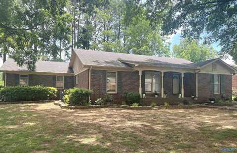 902 6th Avenue Sw, Decatur, AL 35601