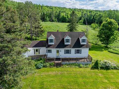 26 Russell Road, Colebrook, NH 03576