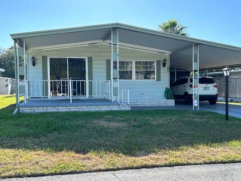 4705 Dove Dr, Zephyrhills, FL 33541