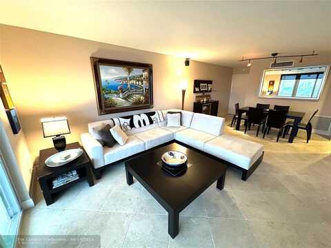 1 Las Olas Circle, Fort Lauderdale, FL 33316