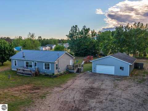 3132 Gonder Road, Interlochen, MI 49643