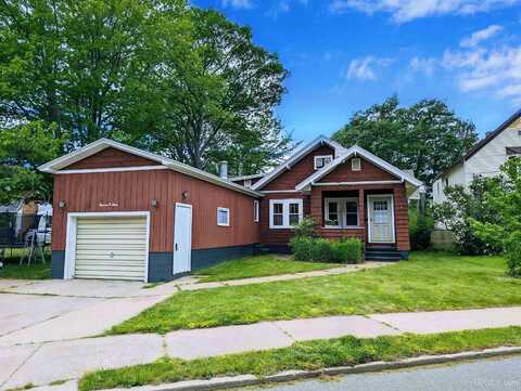 1303 Russell, Marquette, MI 49855