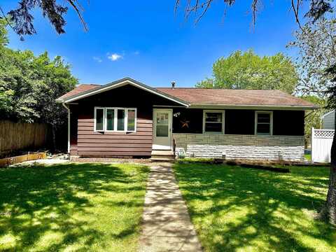 208 Palmer Drive, Waterloo, IA 50702