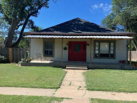 1908 3RD Avenue, Canyon, TX 79015