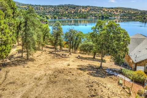 17200 Knollview Drive, Hidden Valley Lake, CA 95467