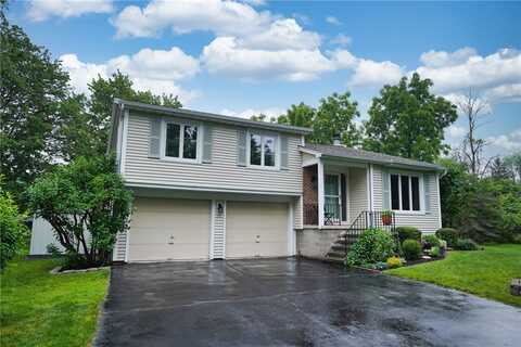 55 Heather Dale Chase, Henrietta, NY 14467