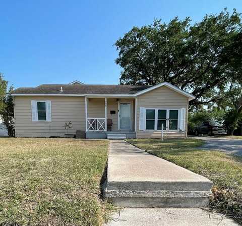 700 E Lewis Street, Sinton, TX 78387