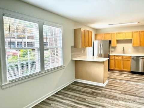 104 Colville Road, Charlotte, NC 28207