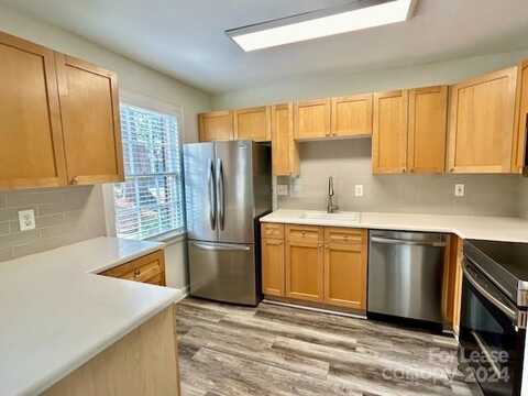 104 Colville Road, Charlotte, NC 28207