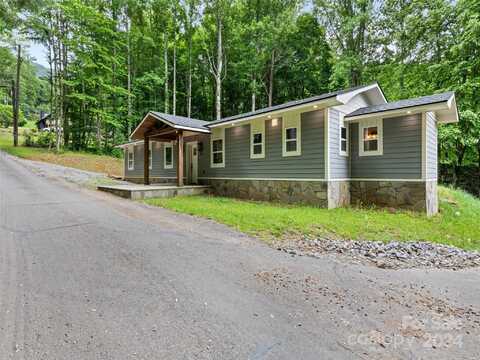 15 Dutch Apple Lane, Waynesville, NC 28786