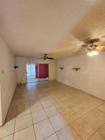 5000 NW 36th St, Lauderdale Lakes, FL 33319