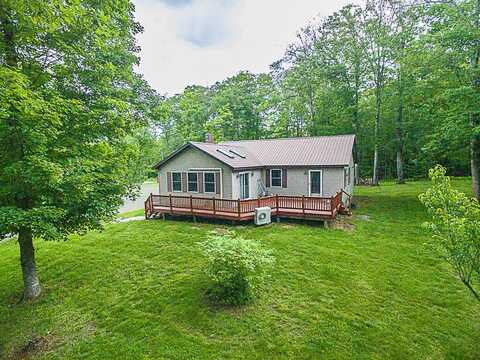 407 Pinnacle Road, Canaan, ME 04924