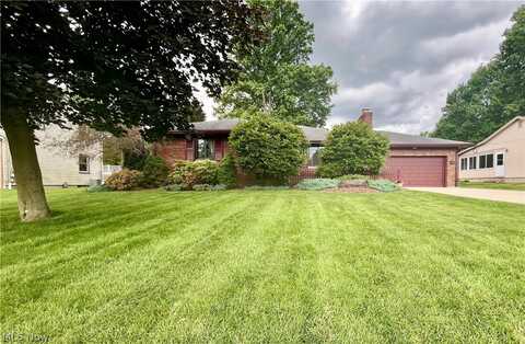 3465 Tall Oaks Lane, Austintown, OH 44511