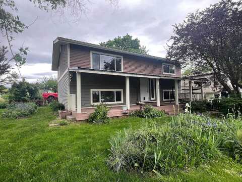 806 W Jenkins Ave, Chewelah, WA 99109