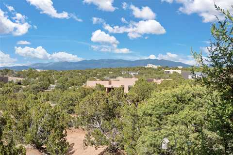 16 Via Harena, Santa Fe, NM 87508