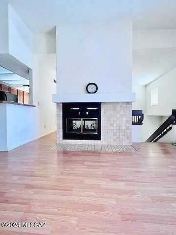Colette, TUCSON, AZ 85710