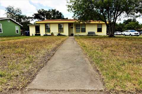 1017 E Huntington, Beeville, TX 78102