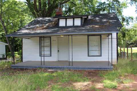 1225 4th Street, Statesville, NC 28677