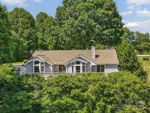 94 Oakcrest Lane, Waynesville, NC 28786