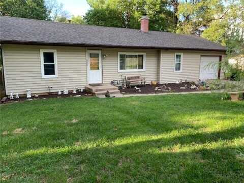 504 Chestnut Street W, Greenwood, MO 64034