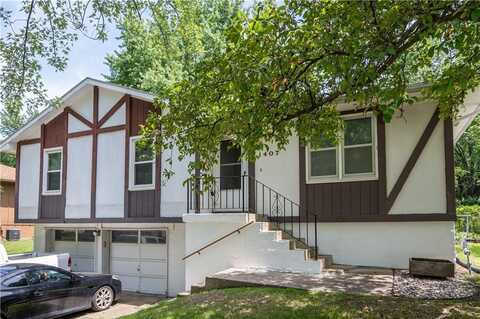 1407 SE 15th Street Place, Oak Grove, MO 64075