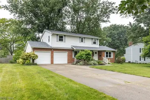 300 Tanglewood Trail, Wadsworth, OH 44281