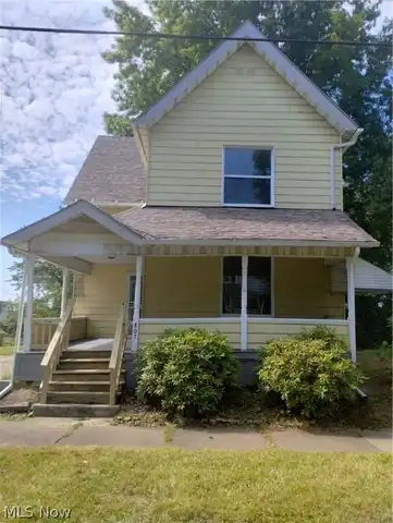 807 Delaware Avenue, Youngstown, OH 44510